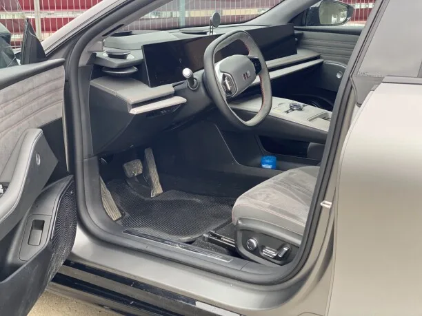 Geely Galaxy E8 2025 — миниатюра 5
