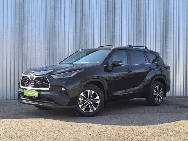 Toyota Highlander 2022 — фото 1, купить с доставкой в Москву