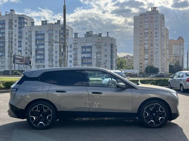 BMW iX 2022 — миниатюра 2