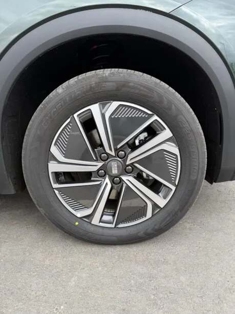 Geely Galaxy Starship 7 2025 — миниатюра 3