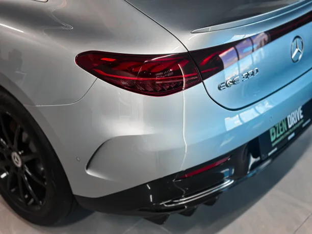 Mercedes-Benz EQE 2022 — миниатюра 5
