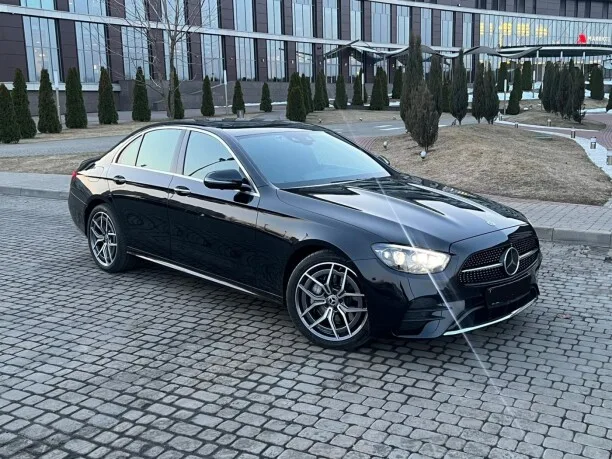 Mercedes-Benz E-Class 2022 — миниатюра 3