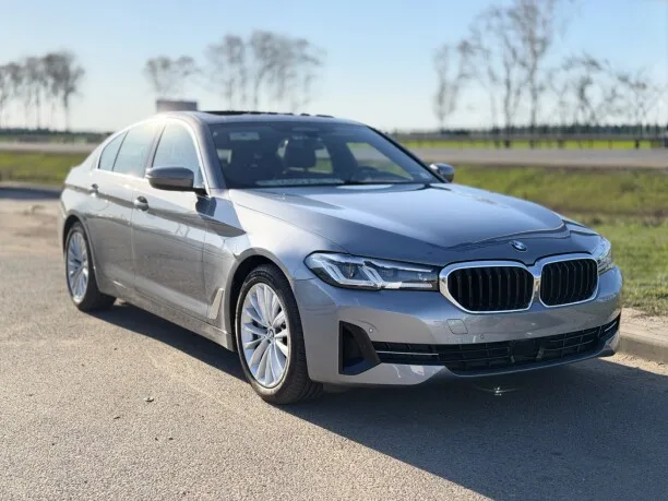 BMW 5 Series 2022 — миниатюра 3