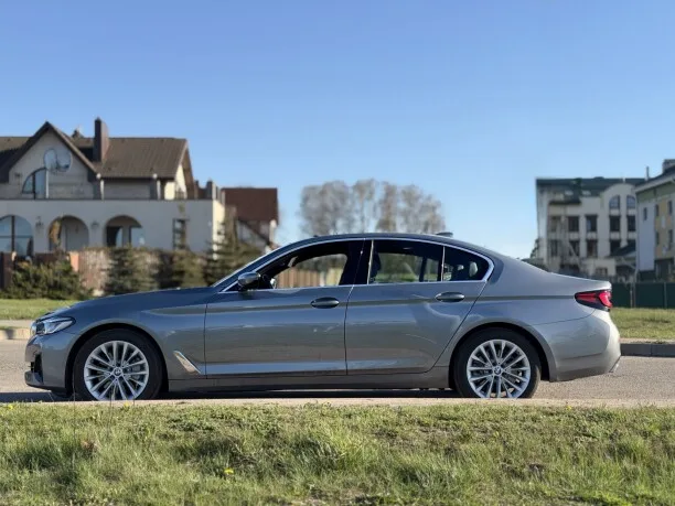 BMW 5 Series 2022 — миниатюра 4