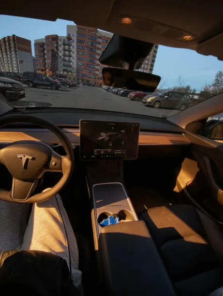 Tesla Model Y 2022 — миниатюра 5
