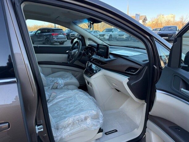 Buick GL8 2024 — 3