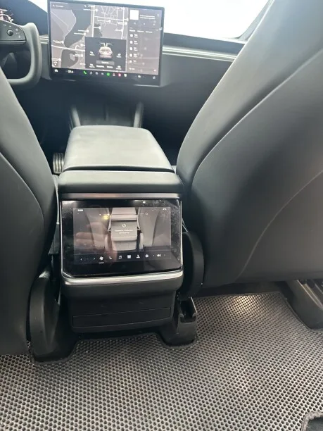 Tesla Model X 2022 — миниатюра 3