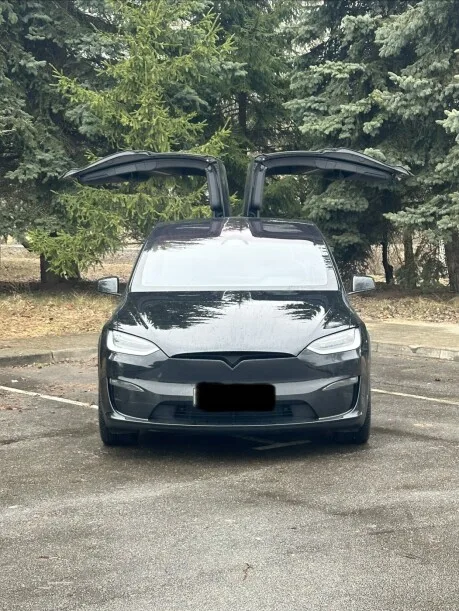 Tesla Model X 2022 — миниатюра 4