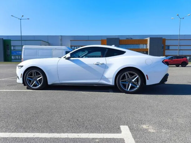 Ford Mustang 2024 — миниатюра 2
