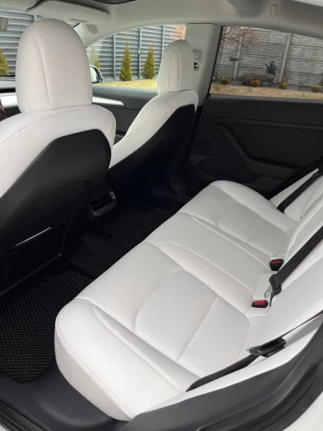 Tesla Model 3 2022 — миниатюра 4