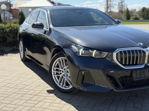 BMW 5 Series 2024 — миниатюра 2