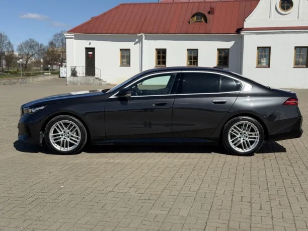 BMW 5 Series 2024 — миниатюра 5