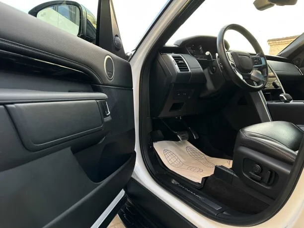 Land Rover Discovery 2023 — миниатюра 3