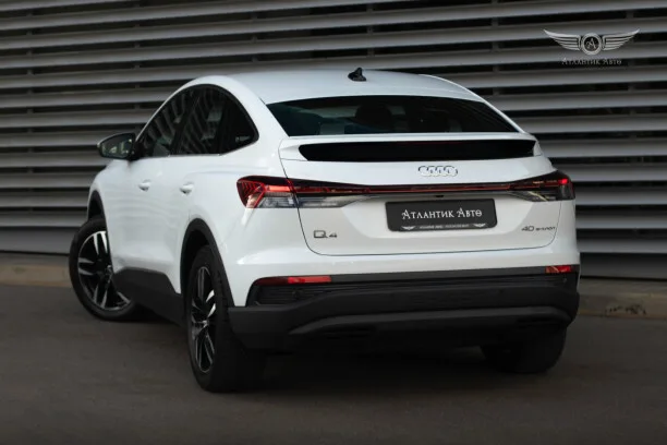 Audi Q4 e-tron Sportback 2022 — миниатюра 5