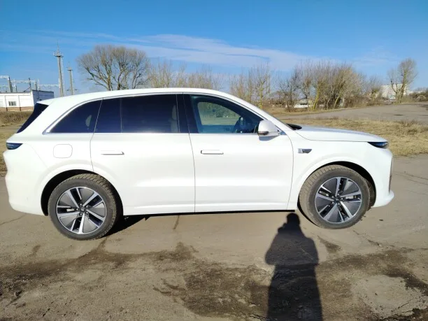 Li Auto L6 2025 — миниатюра 2