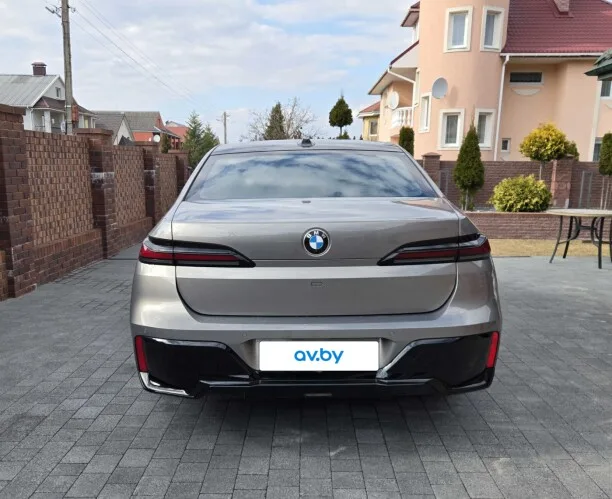 BMW 7 серия 2024 — миниатюра 5