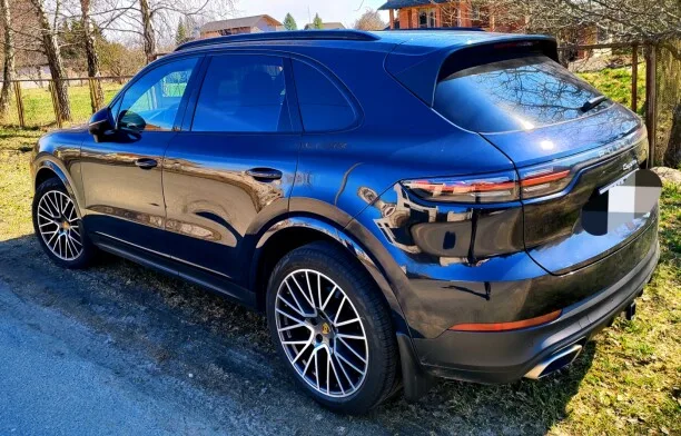Porsche Cayenne 2022 — фото 1, купить с доставкой в Москву