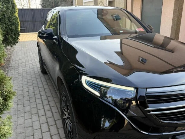 Mercedes-Benz EQC 2022 — фото 1, купить с доставкой в Москву