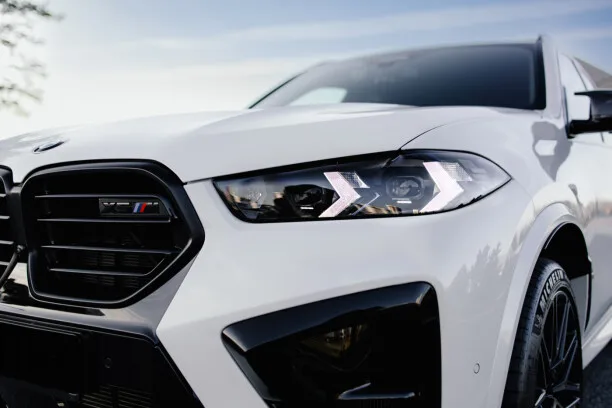 BMW X5M 2024 — миниатюра 2