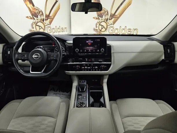 Nissan Pathfinder 2022 — миниатюра 5