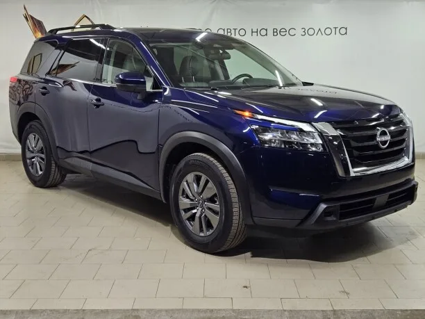 Nissan Pathfinder 2022 — фото 1, купить с доставкой в Москву