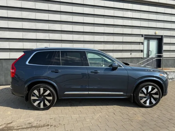 Volvo XC90 2022 — миниатюра 3