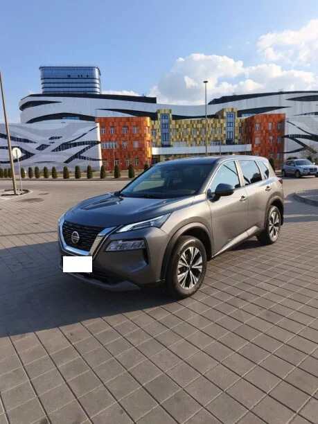 Nissan Rogue 2022 — фото 1, купить с доставкой в Москву