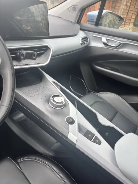 Geely Geometry C 2023 — миниатюра 4