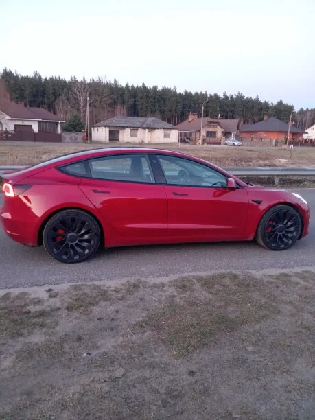 Tesla Model 3 2022 — миниатюра 2