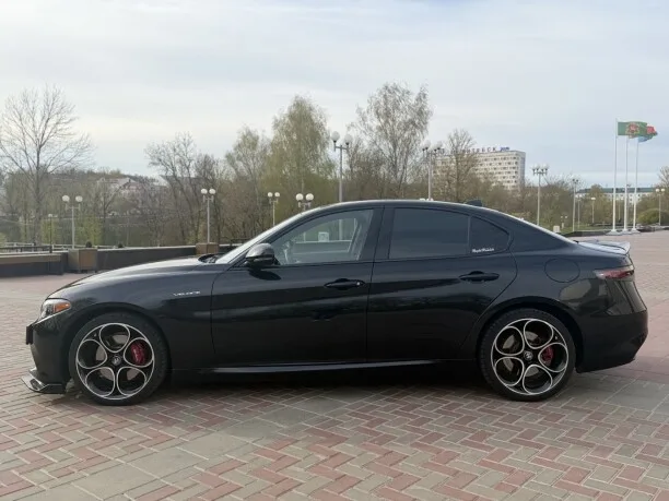 Alfa Romeo Giulia 2022 — миниатюра 2