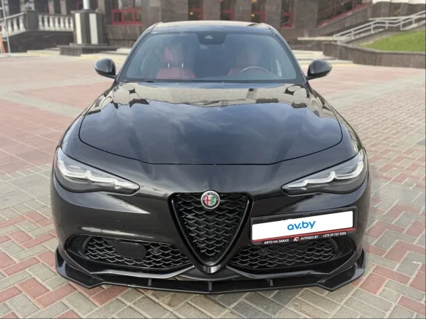 Alfa Romeo Giulia 2022 — фото 1, купить с доставкой в Москву