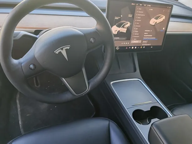 Tesla Model 3 2022 — миниатюра 5
