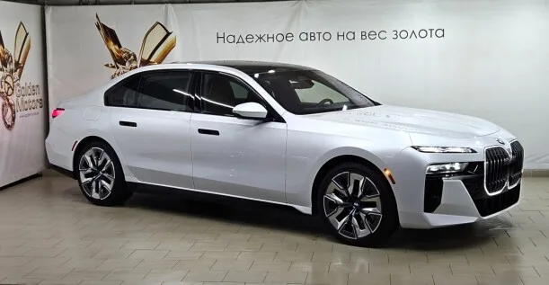 BMW 7 серия 2022 — фото 1, купить с доставкой в Москву