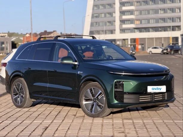 Li Auto L6 2024 — фото 1, купить с доставкой в Москву
