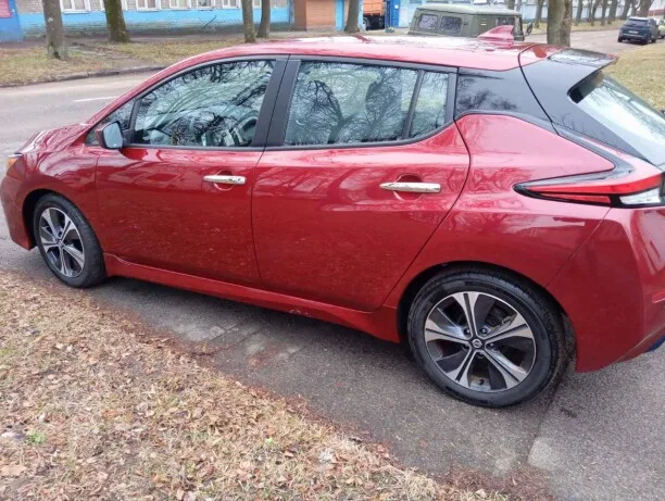 Nissan Leaf 2022 — миниатюра 2
