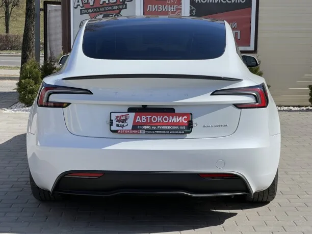 Tesla Model 3 2024 — миниатюра 5