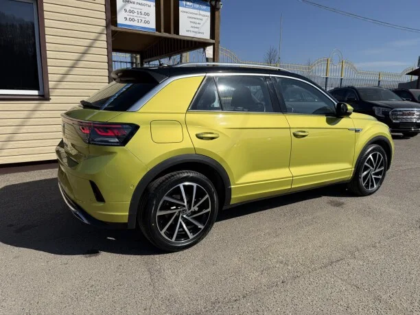 Volkswagen T-Roc 2023 — миниатюра 2