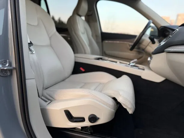 Volvo XC90 2024 — миниатюра 3