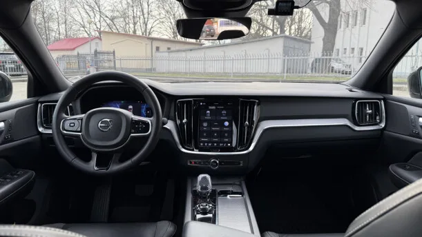 Volvo S60 2023 — миниатюра 3