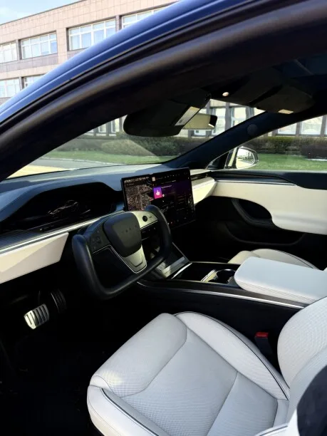 Tesla Model S 2023 — миниатюра 5