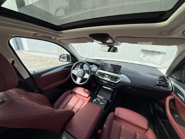 BMW iX3 2024 — миниатюра 2
