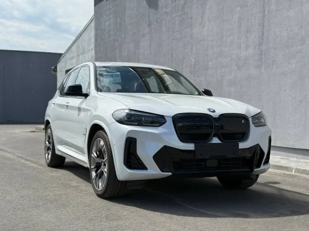 BMW iX3 2024 — фото 1, купить с доставкой в Москву