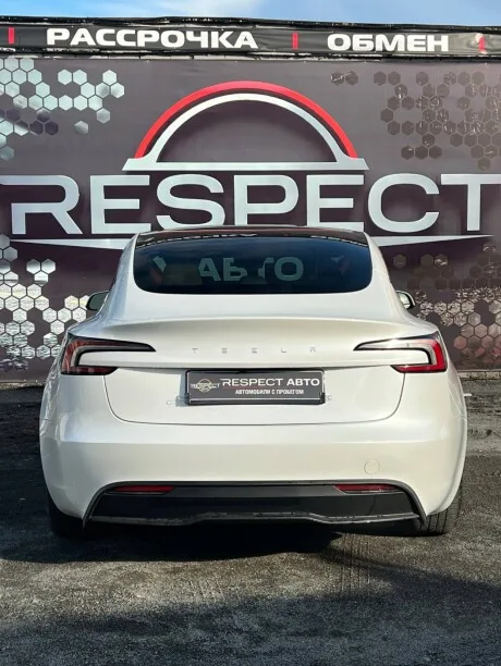 Tesla Model 3 2024 — миниатюра 2