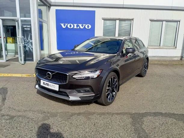 Volvo V90 Cross Country 2023 — фото 1, купить с доставкой в Москву