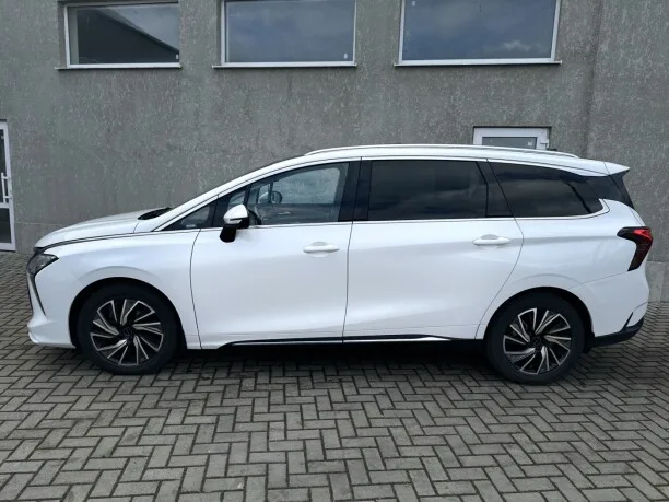Dongfeng Forthing M4 U-Tour 2022 — миниатюра 3