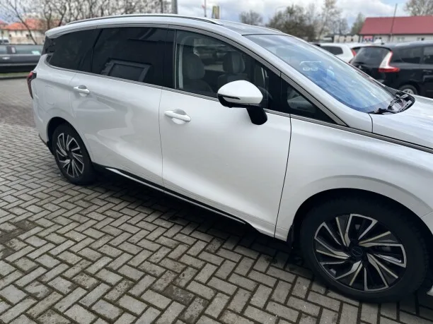 Dongfeng Forthing M4 U-Tour 2022 — миниатюра 4