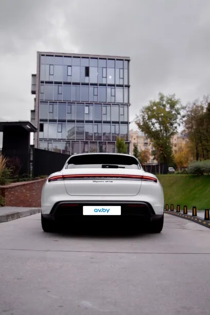 Porsche Taycan 2023 — миниатюра 4