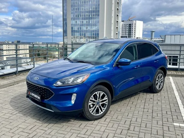 Ford Escape 2022 — фото 1, купить с доставкой в Москву