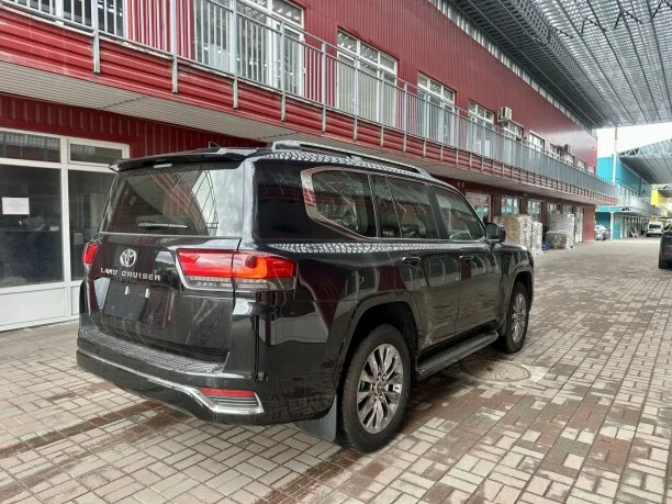 Toyota Land Cruiser 2024 — миниатюра 2