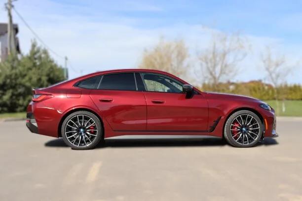 BMW i4 2023 — миниатюра 2